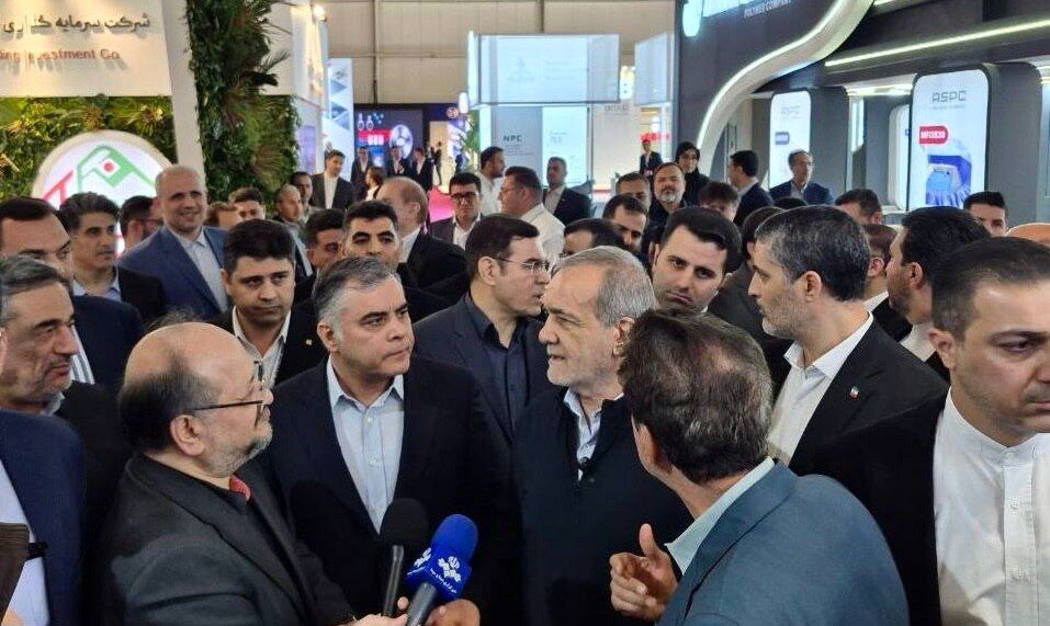 بازدید رییس جمهور از بیست‌ونهمین نمایشگاه بین‌المللی نفت، گاز، پالایش و پتروشیمی