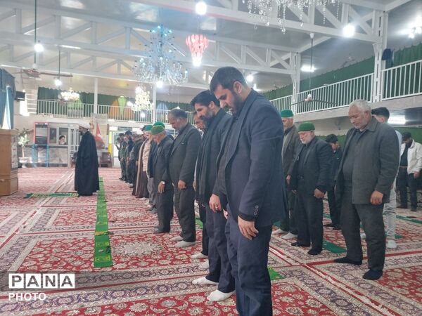 قرائت سوره فتح و اقامه نماز جماعت در مسجد جامع شهربار نیشابور 