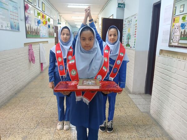 مراسم صبحگاهی در مدرسه دخترانه بنت الهدی صدر۲ 