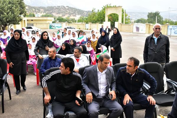 افتتاح چمن مصنوعی شهرک امام حسین(ع) در یاسوج 