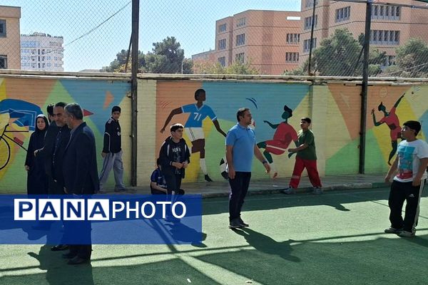 بازدید معاون تربیت بدنی و سلامت اداره کل از اتاق بازی و یادگیری دبستان شاهد شهید قدوسی 