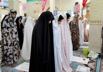 معاون پرورشی و تربیت بدنی اداره آموزش و پرورش کهریزک در جمع معتکفین مسجد جامع الشهدا کهریزک 