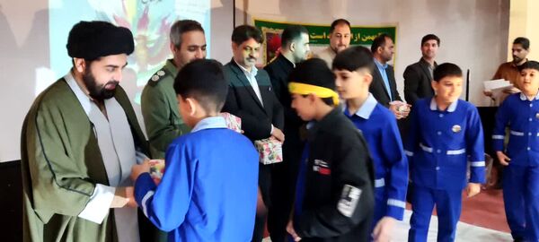 برگزاری اولین جشنواره شهرستانی سرود فجر در گالیکش