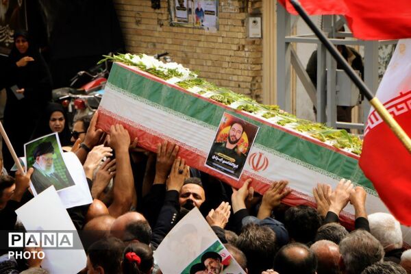 راهپیمایی روز قدس همزمان با تشییع شهید اقتدار در جهرم