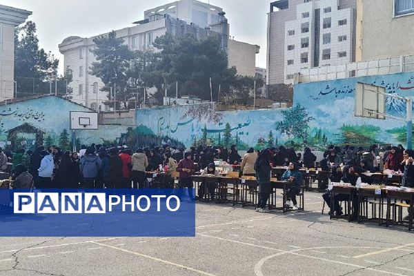 برگزاری بازارچه اقتصادی در دبیرستان شاهد تکتم