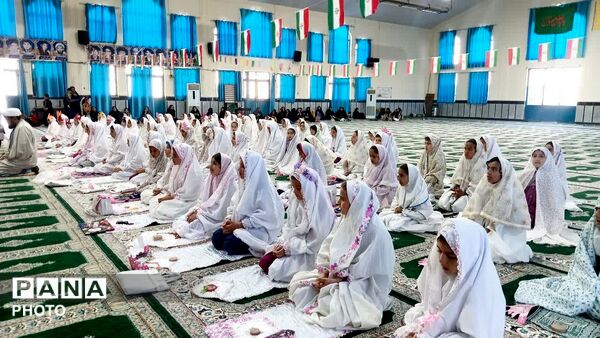 جشن باشکوه تکلیف دانش‌آموزان مدارس «ام‌البنین» و «کوثر» بخش دیشموک در مصلی امام خمینی (ره)