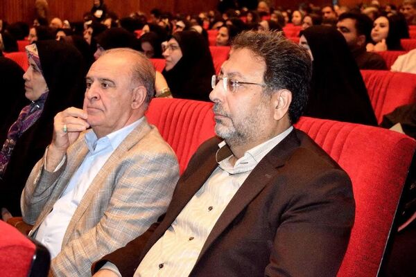 گرامیداشت هفته پیوند اولیا و مربیان با حضور وزیر آموزش و پرورش منطقه 14 و تقدیر از انجمن های برتر مناطق 19 گانه شهر تهران 