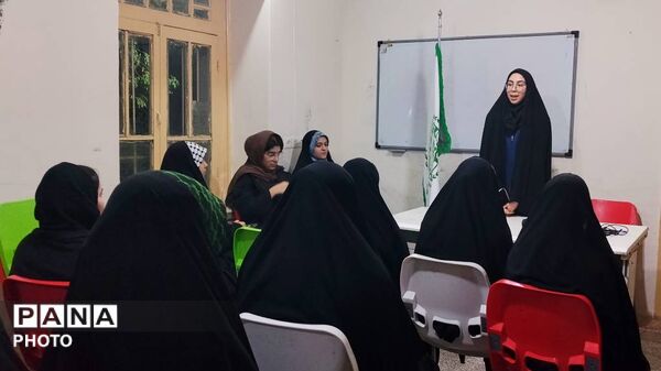 پاتوق فرهنگی دختران نوجوان مبارز