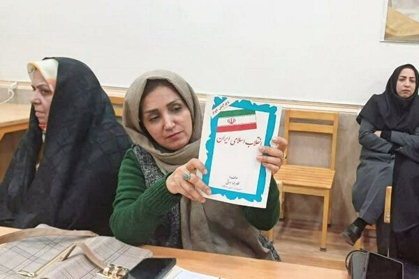همزمان با دهه فجر، برگزاری برنامه‌های فرهنگی و کتابخوانی در کتابخانه پانزده خرداد پیشوا
