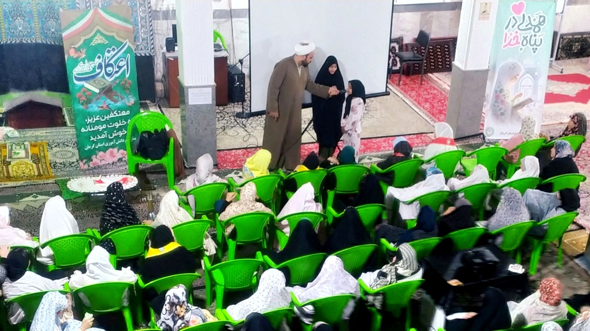 اعتکاف سازمان دانش آموزی دختران کرمان