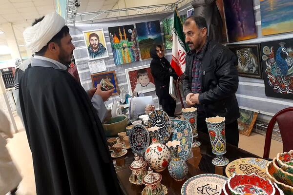 جشن توانمندی زنان  در نمایشگاه بانوان دانشگاه آزاد ملارد