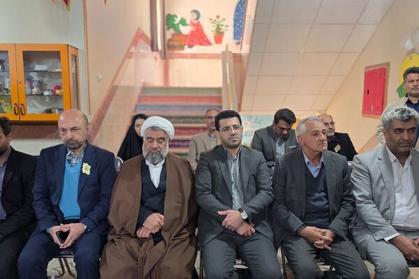 صدای طنین انداز زنگ انقلاب همراه با جشن ایرانمون در دبستان کوثر جوادآباد