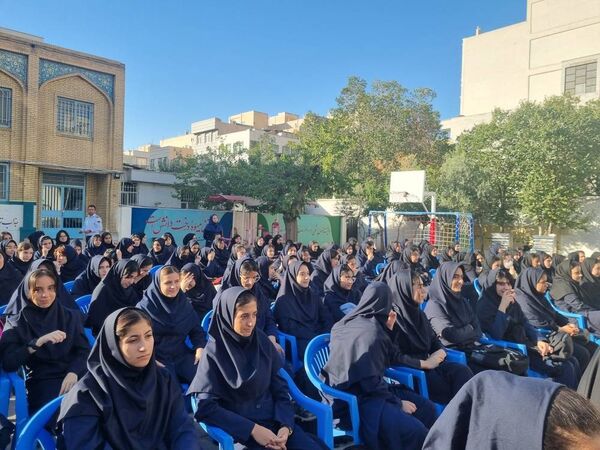 برگزاری جشن آغاز سال تحصیلی و مهر محمدی در دبیرستان شهیده معصومه قزوینی 
