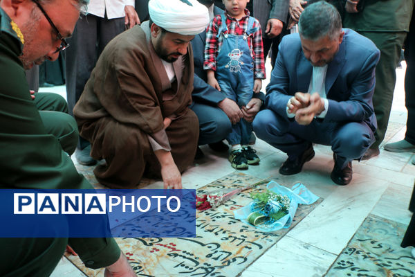 عطرافشانی مزار شهدای فرهنگی استان قم