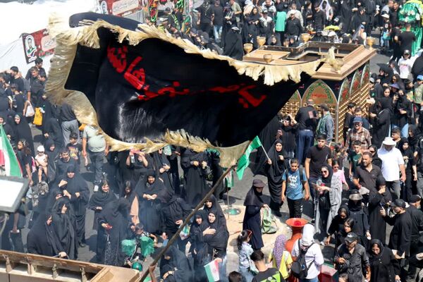 قدم به قدم در مسیر عاشقی اباعبدالله‌الحسین‌(ع)