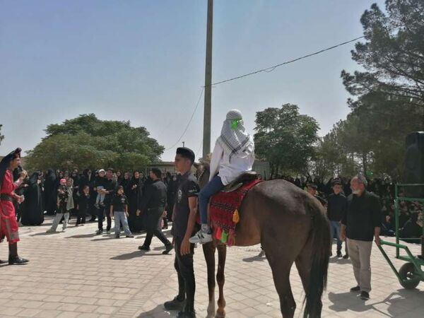 تعزیه‌خوانی اباعبدالله الحسین در روز عاشورای حسینی در روستای نقاب