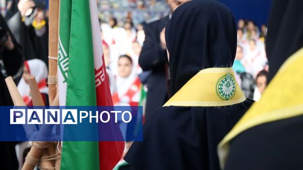 زنگ انقلاب نواخته شد