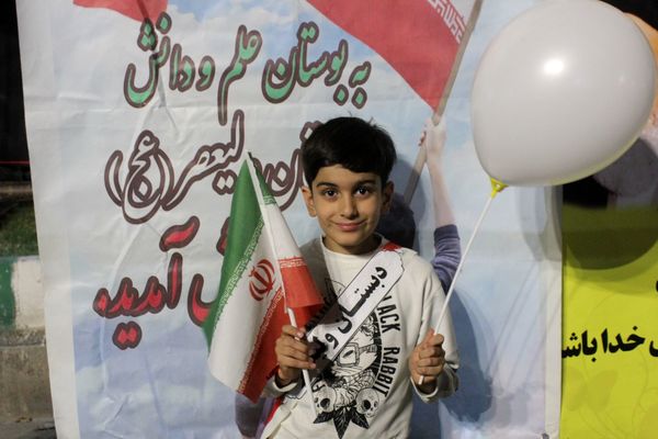 بازدید قائم‌مقام سازمان دانش‌آموزی از غرفه شهدای دانش‌آموز ورامین