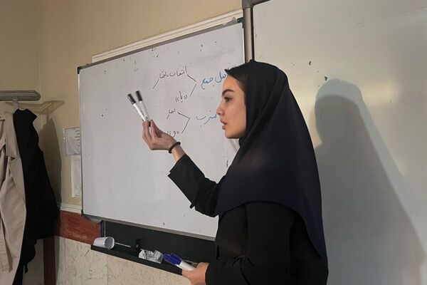 همیار معلم، یاری دهنده دبیر در جریان یادگیری و پیگیری کننده جریان آموزش
