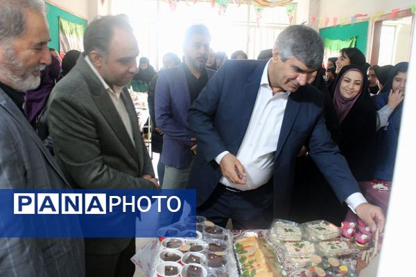 آیین افتتاح جشنواره ماها و ایران‌مون در دبیرستان خدیجه کبری پردیس 
