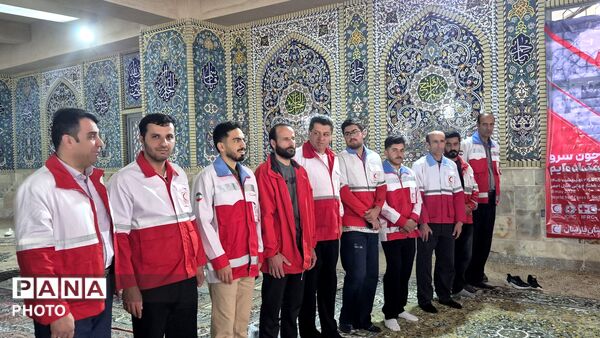 هلالی از آرامش میان موج‌های نیایش