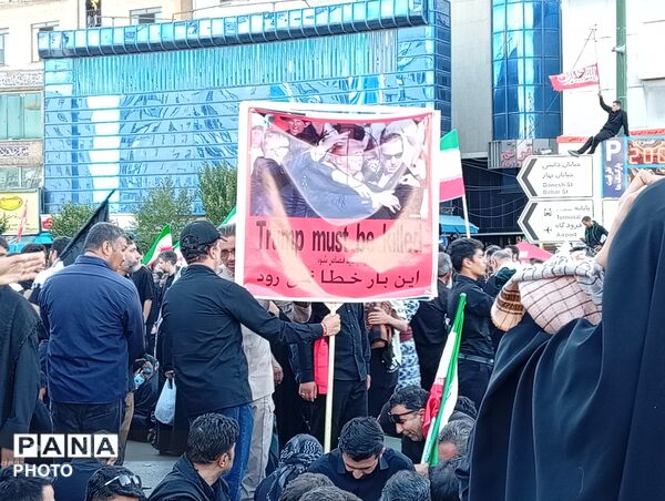 تشییع و تدفین قائد شهید امت در شهر مشهد مقدس