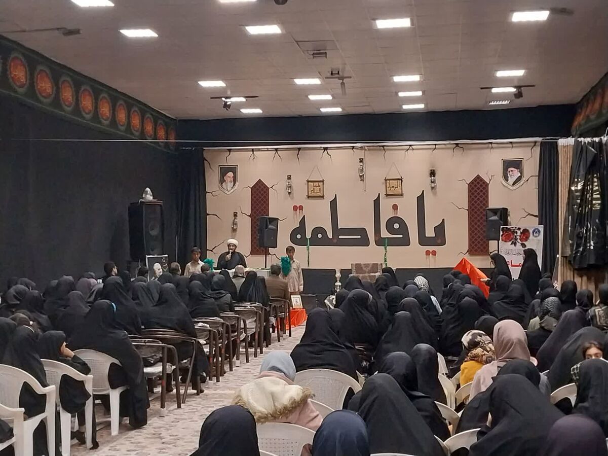 اجتماع رهروان فاطمی با حضور ۱۱۰۰ مددجوی کمیته امداد بیرجند