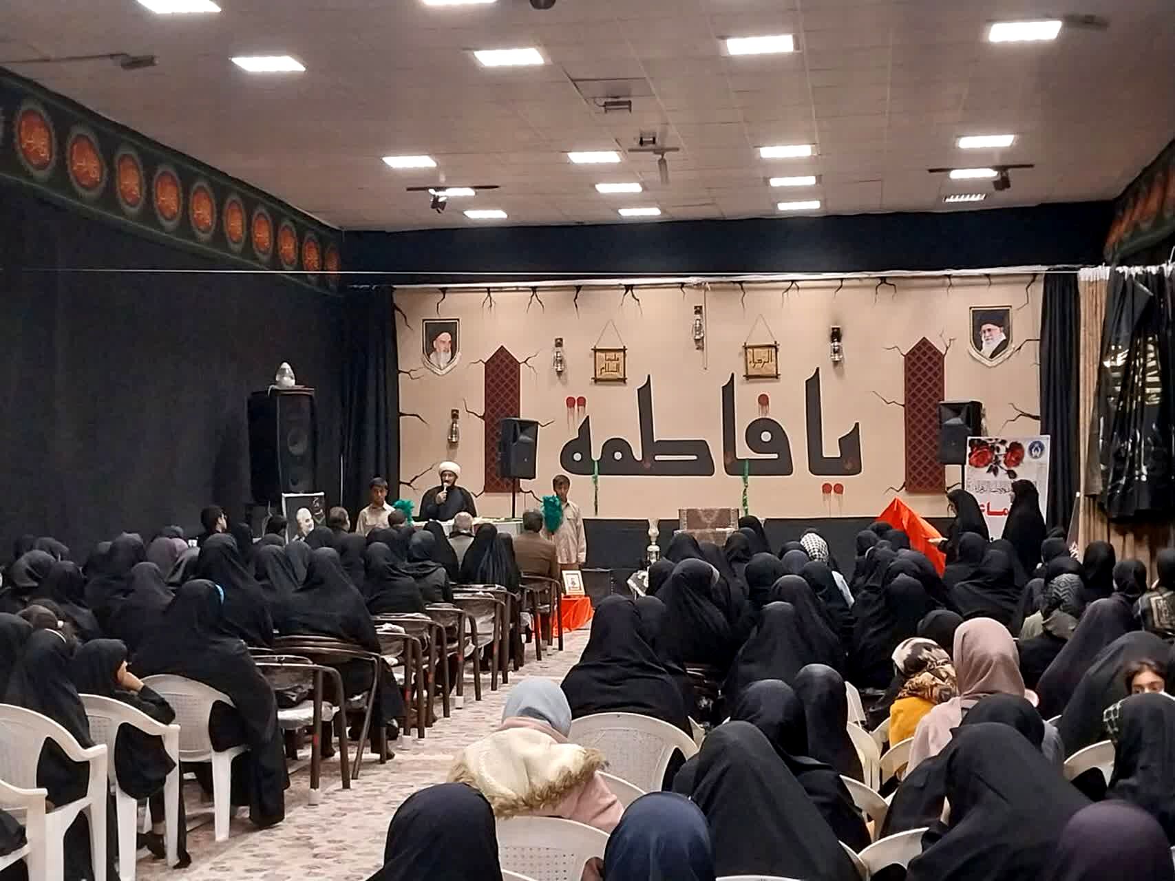 اجتماع رهروان فاطمی با حضور ۱۱۰۰ مددجوی کمیته امداد بیرجند