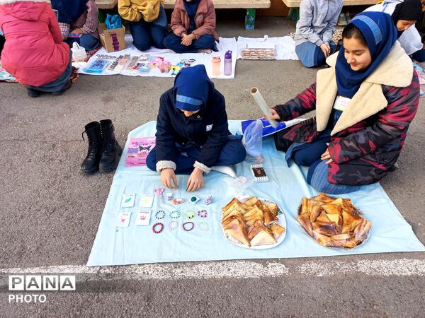 بازارچه کارآفرینی دانش‌آموزان شهید جواهری۲ 