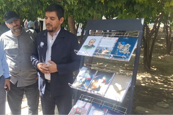 آیین اهدای ۲۵هزار بسته نوشت افزار به دانش‌آموزان نیازمند