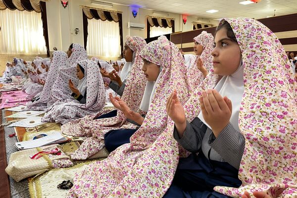 جشن‌نیمه متمرکز بهار بندگی و عبادت برای ۴۵۰ دانش‌آموز آباده‌ای