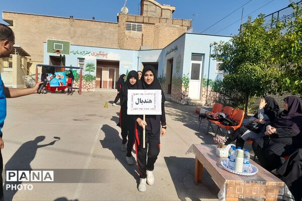 افتتاحیه هفته تربیت بدنی در دبیرستان شاهد فیض