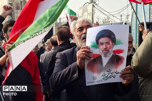 بیعت مردم قرچک با سومین رهبر نظام مقدس جمهوری اسلامی ایران