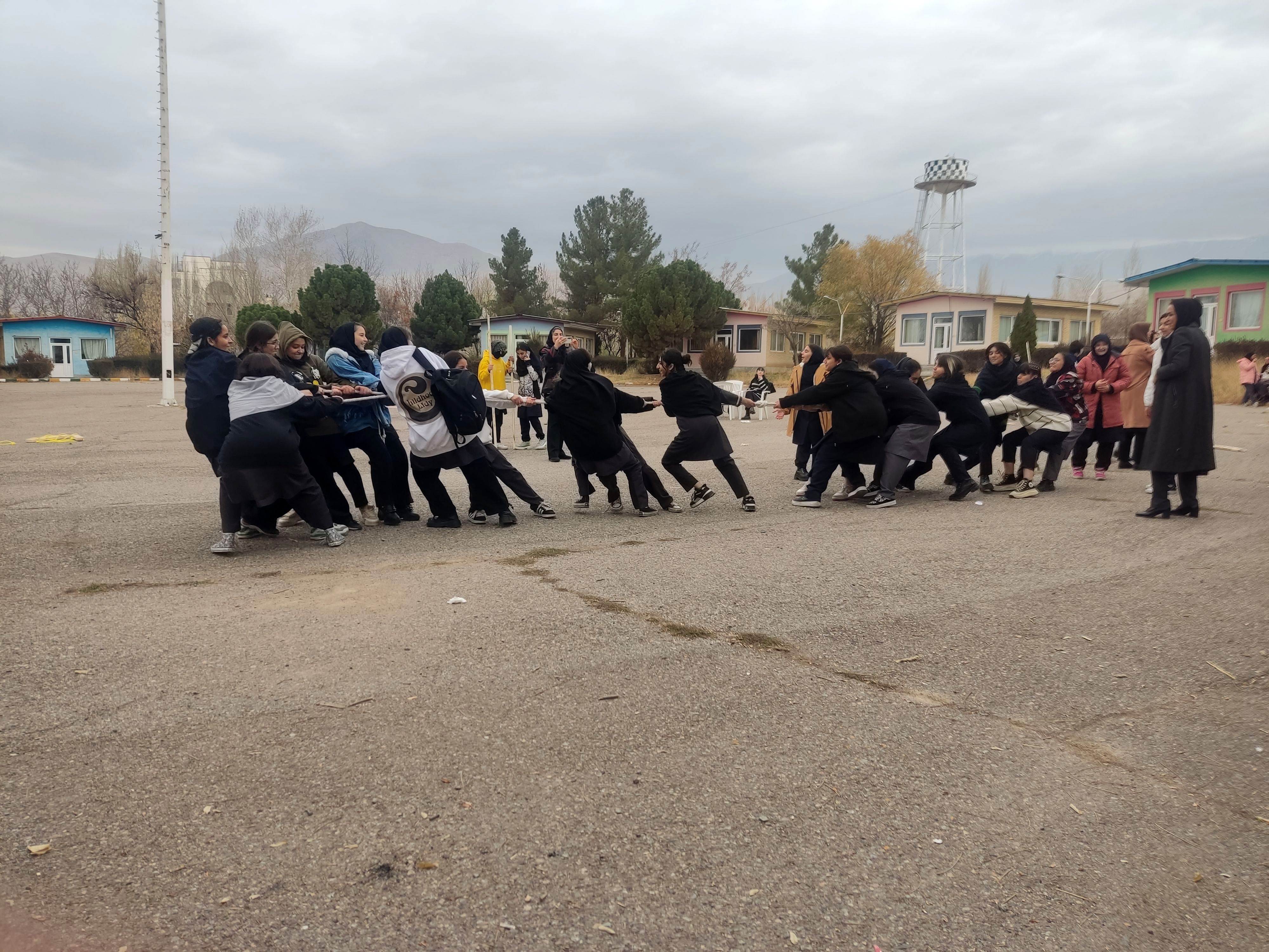 اعزام دانش‌آموزان پردیس به اردوی تمشک