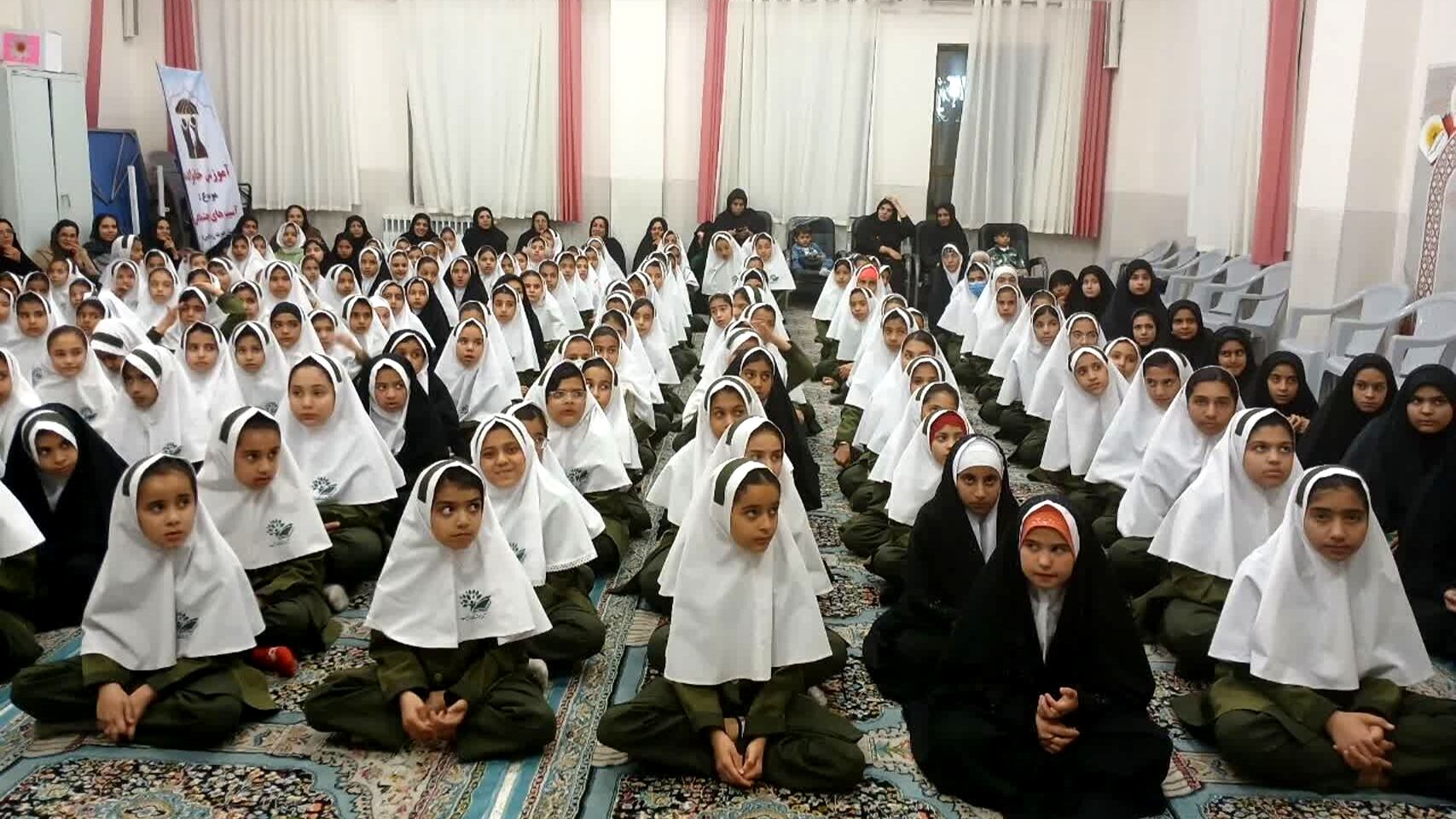 یاد بانوی نور در مدرسه زینب(س) مروست
