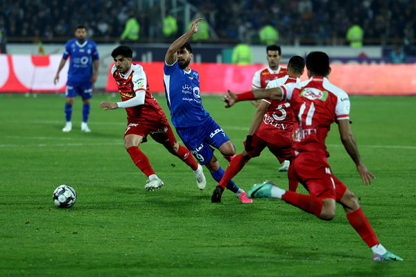 دیدار تیم‌های استقلال و پرسپولیس