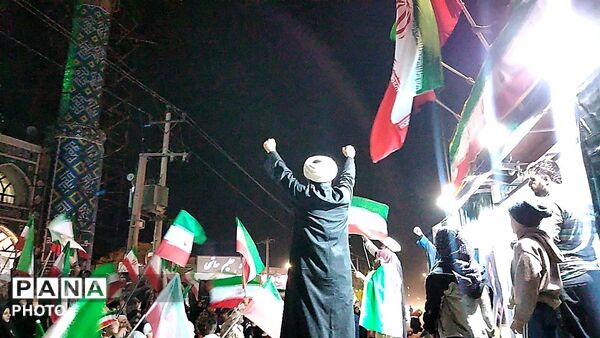 خون می‌دهیم ولی خاک هرگز