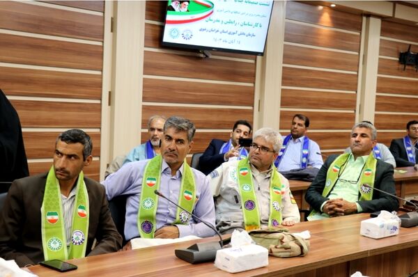 نشست مشاور وزیر با مدرسان سازمان دانش‌آموزی استان خراسان رضوی