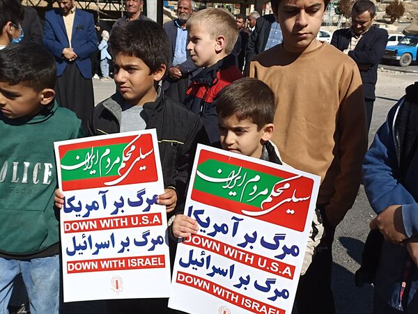 حضور پرشکوه مردم حماسه ساز بن در راهپپیمایی ۲۲ بهمن