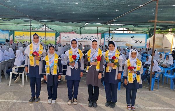 زنگ سپاس معلم در دبستان شکوفه‌های دانش لردگان
