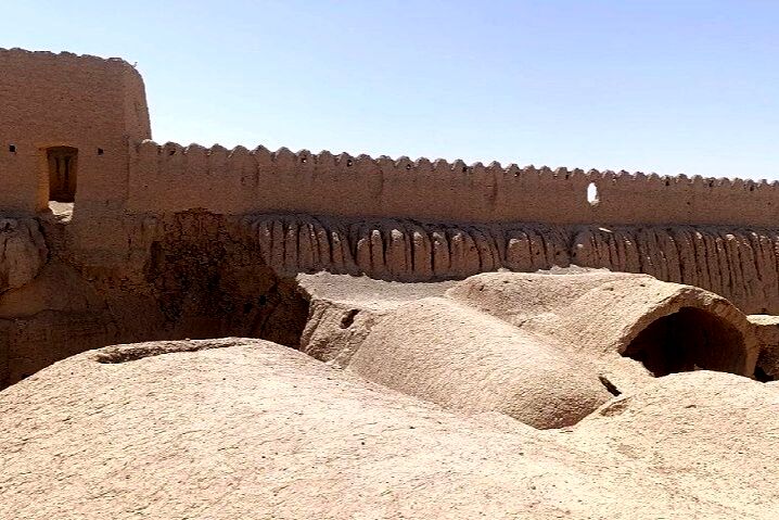 سفری به دل «قلعه قورتان» در شهرستان ورزنه