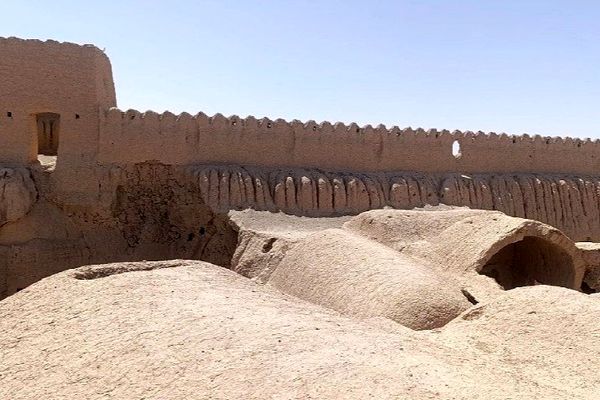 سفری به دل «قلعه قورتان» در شهرستان ورزنه