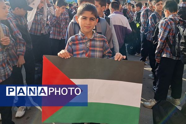 دانش آموزان شیرازی جنایات اسرائیل را محکوم کردند