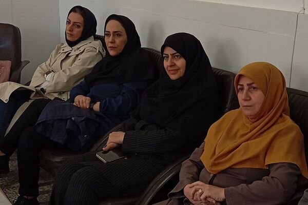 نشست کتابخوان مدرسه‌ای در دبیرستان دخترانه جوادالائمه بهارستان‌دو