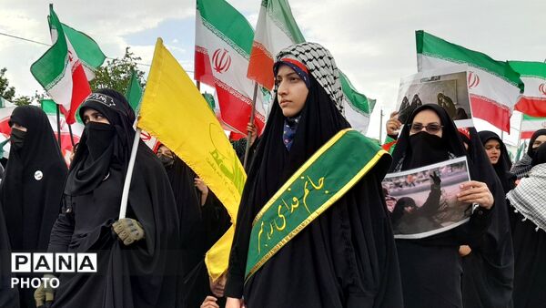 رزمایش بزرگ دختران جان فدای ایران در قم