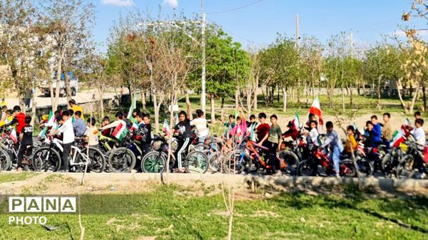 حضور خودجوش دوچرخه‌سواران در فیض آباد؛ اقدامی نمادین برای ترویج همبستگی