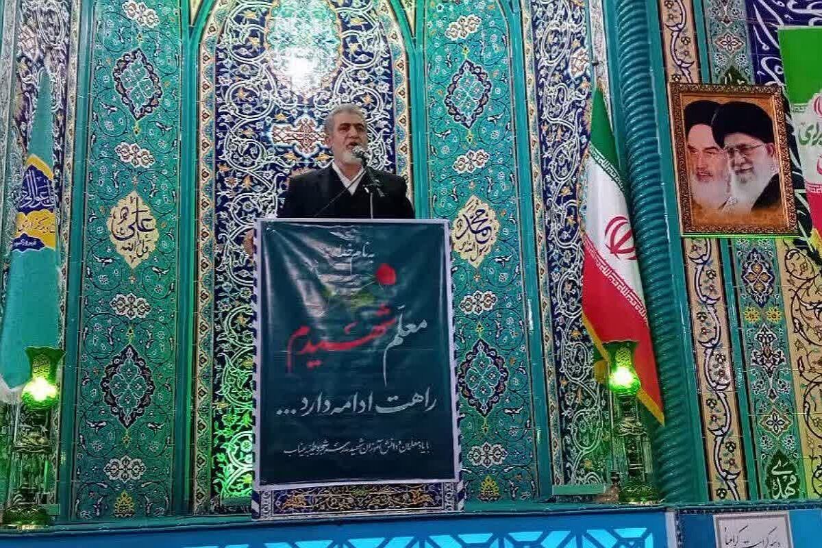 اقامه وحدت افرین نماز جمعه در مصلی نماز حمعه شهرستان فیروزکوه