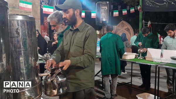 چایخانه فاطمه الزهرا(س) در هفتادونهمین شب از اجتماعات مردمی در مسجدجامع نیشابور