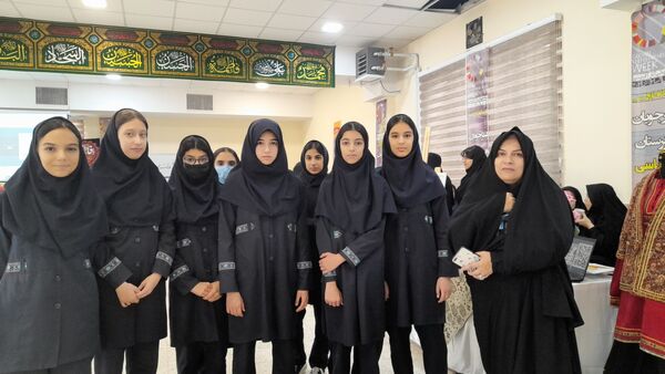 نمایشگاه کارآفرینی در هنرستان مولا متقیان