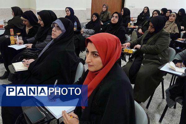 همایش فصلی مدیران مدارس فشافویه با تأکید بر قانون مداری، ارتقای کیفیت آموزشی و سلامت دانش آموزان 